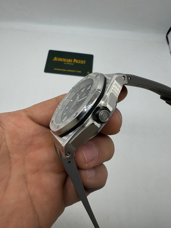 Audemars Piguet Offshore Royal Oak Diver — vista 2