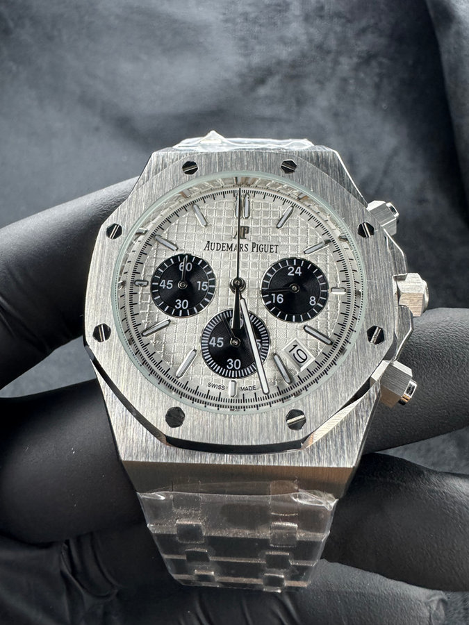 Audemars Piguet RoyalOak Panda — vista 2