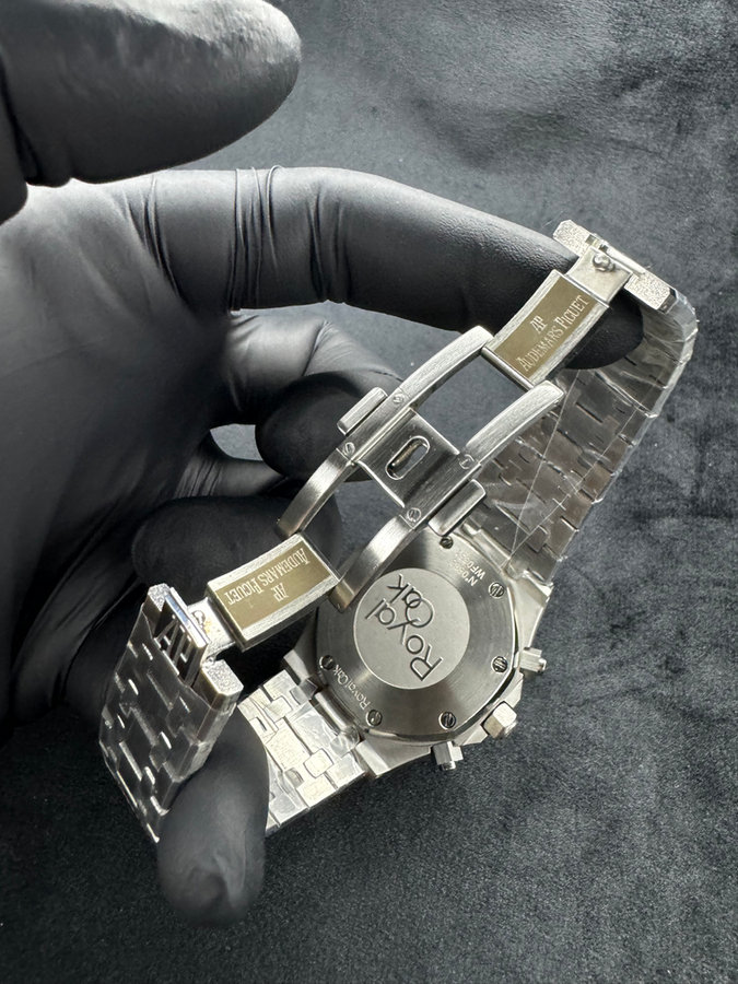 Audemars Piguet RoyalOak Panda — vista 5