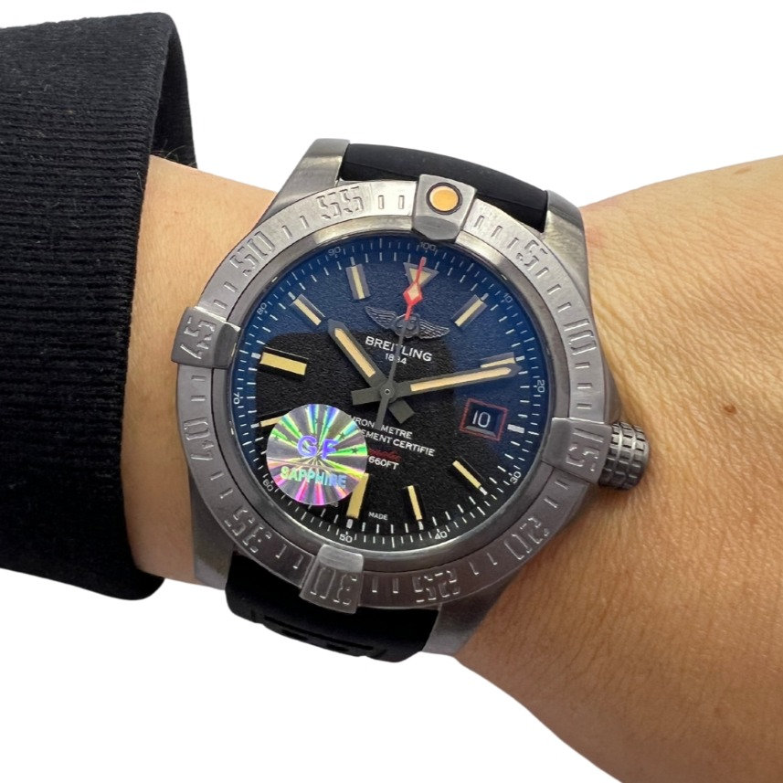 Breitling Avenger Automatic - Titanium - — vista 3