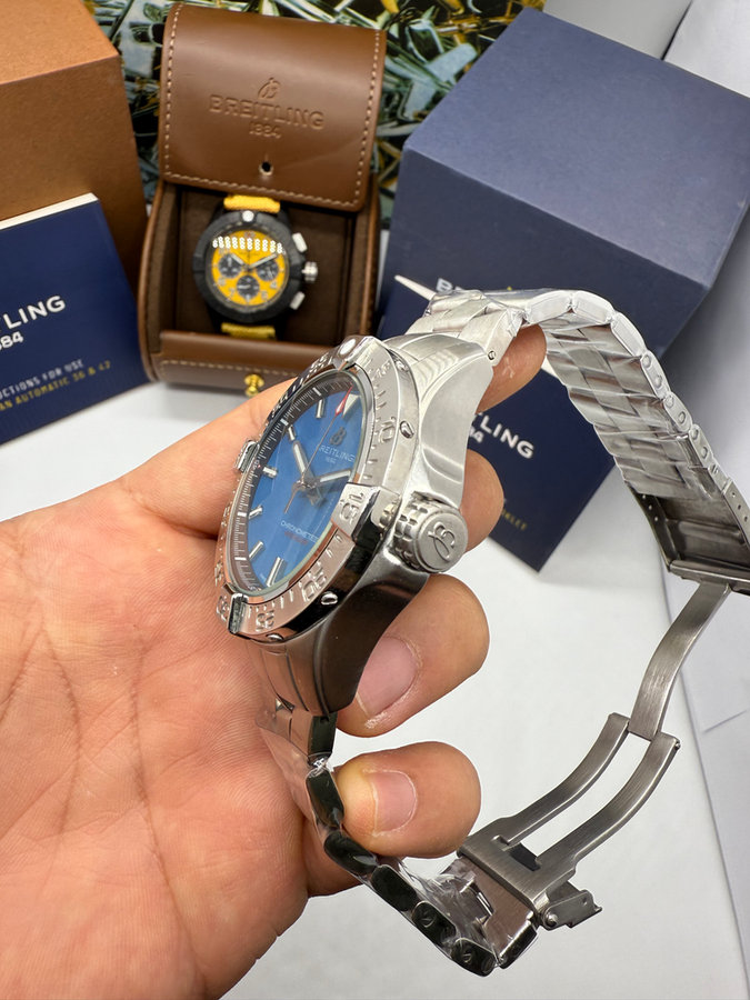 Breitling Avenger Aço — vista 2