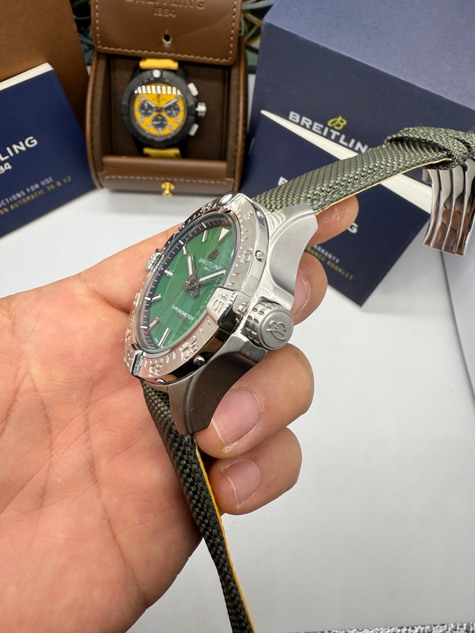 Breitling Avenger Aço — vista 2