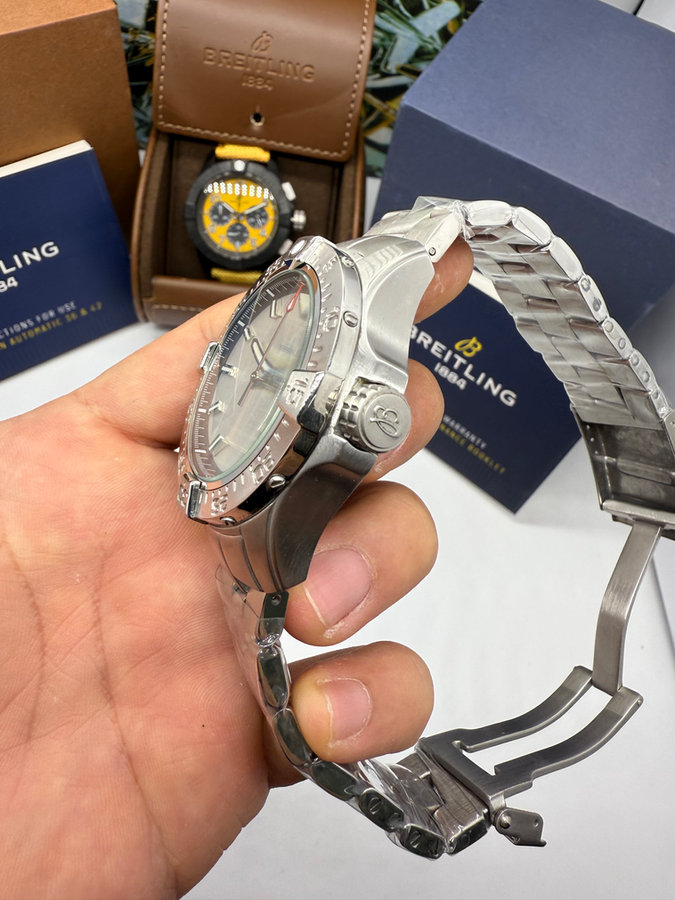 Breitling Avenger Aço — vista 2