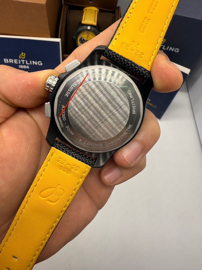 Breitling Avenger Aço/OxBlack — vista 4