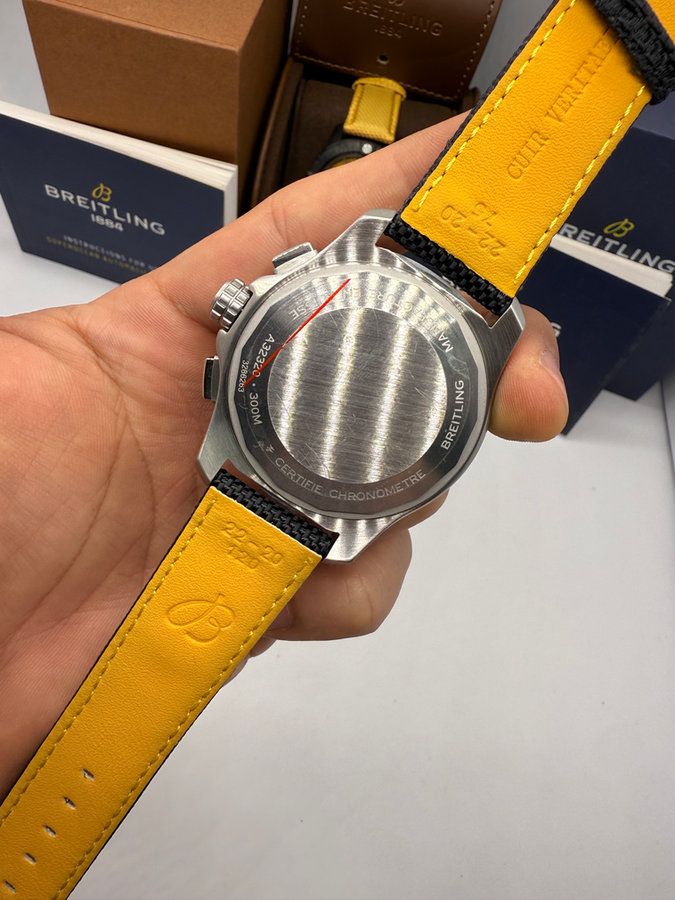 Breitling Avenger Aço/OxBlack — vista 4