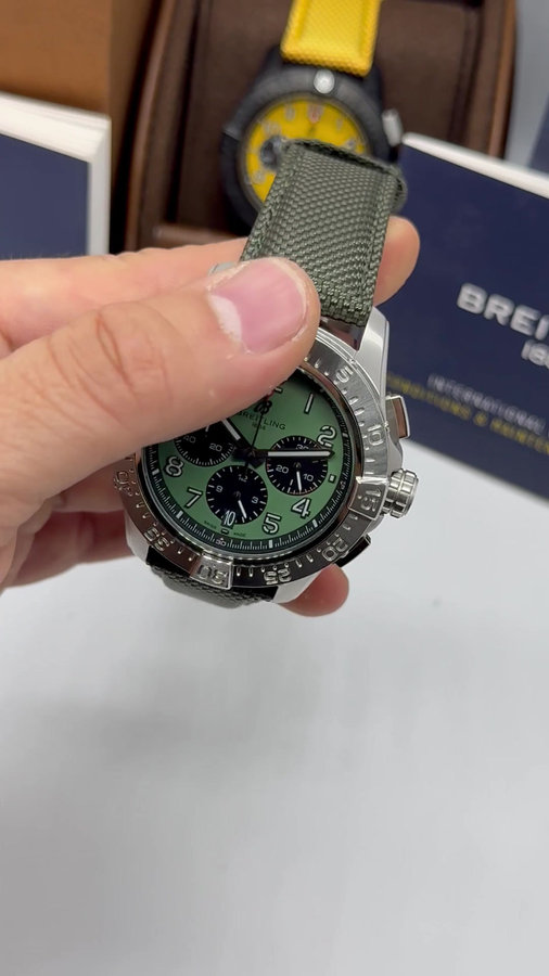 Breitling Avenger Aço/OxBlack — vista 5