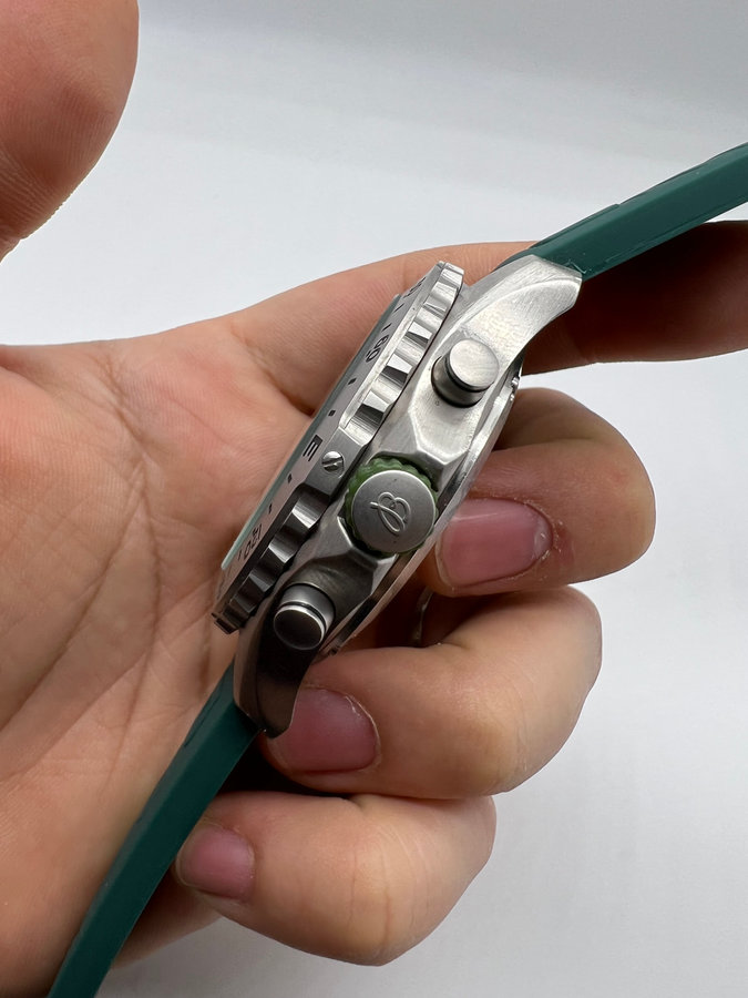 Breitling ENDURANCE PRO Aço — vista 2