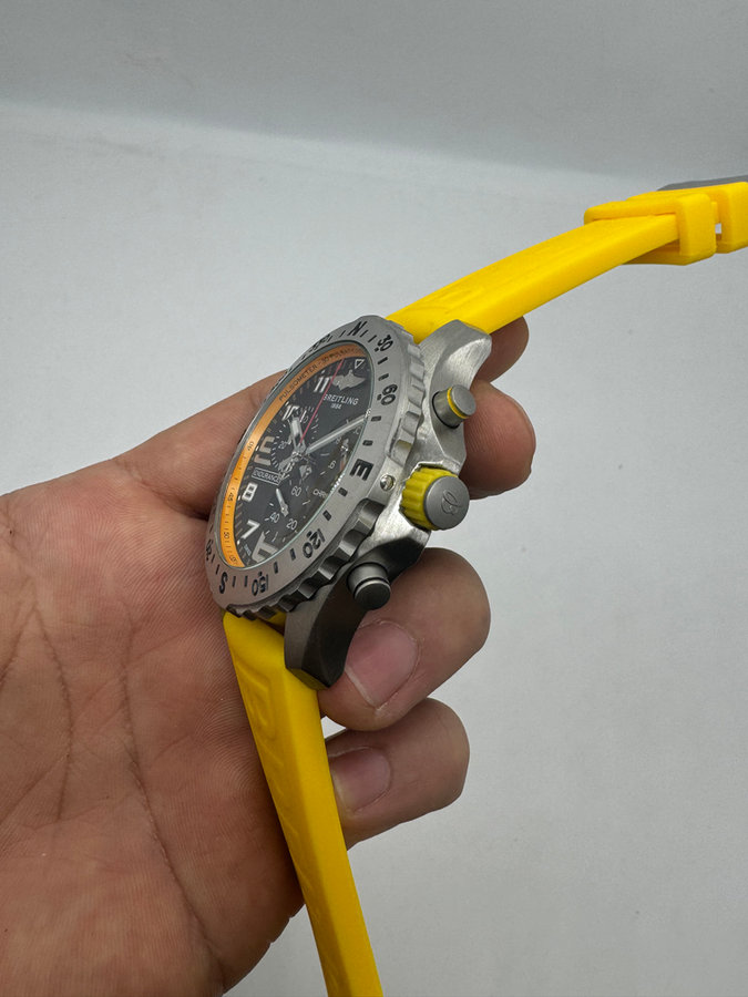 Breitling ENDURANCE PRO Aço — vista 2