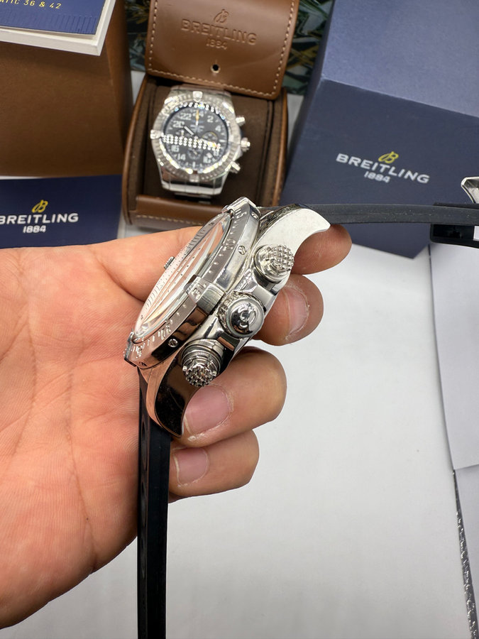 Breitling Super Avenger Aço — vista 2
