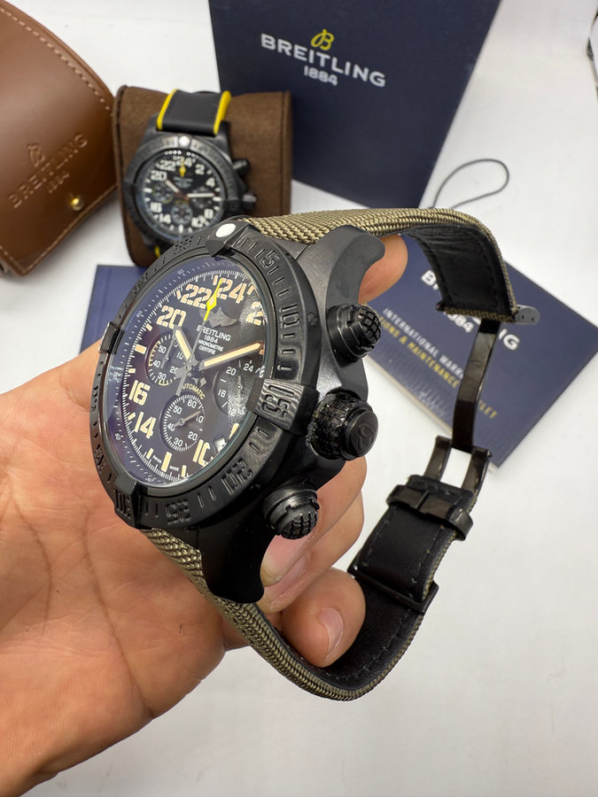 Breitling Super Avenger Aço — vista 2