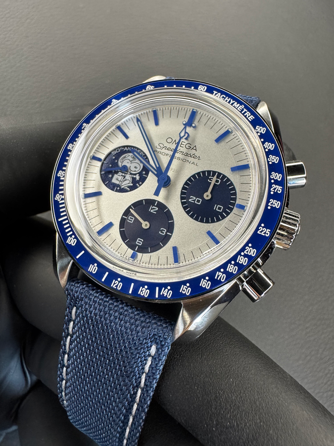 Omega Speedmaster — vista 2