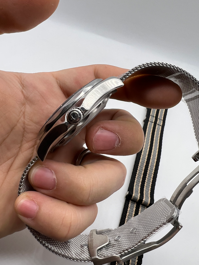 Omega DIVER 300M CO‑AXIAL MASTER CHRONOMETER — vista 3
