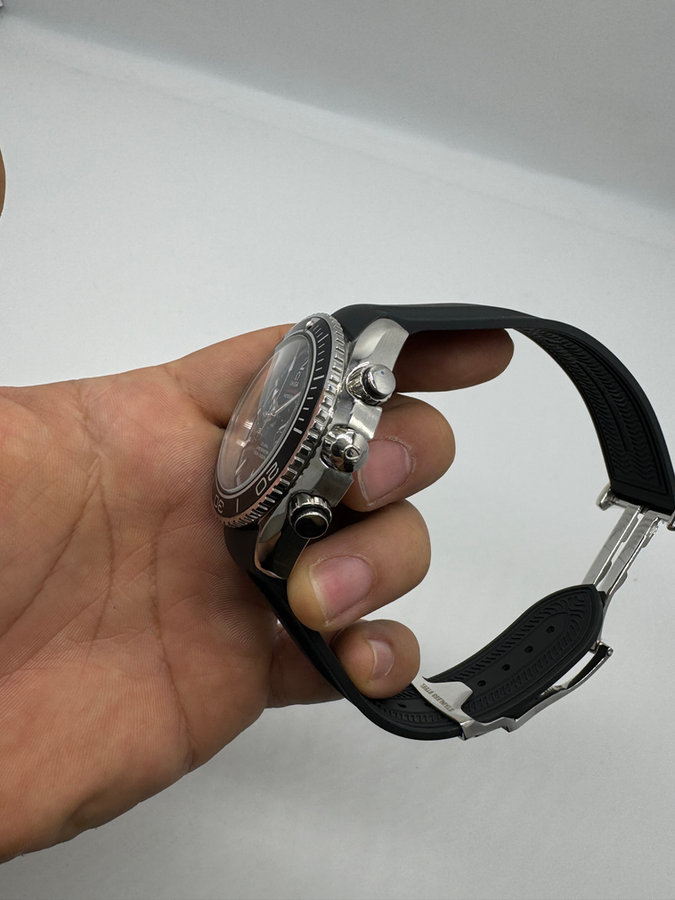Omega Planet Ocean Co-Axial Master Chronometer 45,5 — vista 2