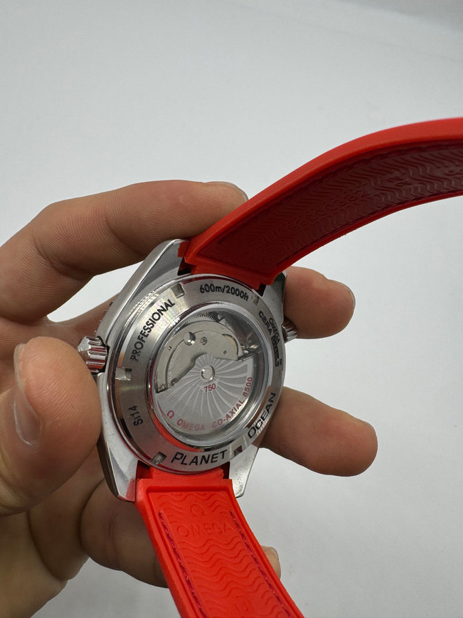 Omega Planet Ocean Co-Axial Master Chronometer 45,5 — vista 4