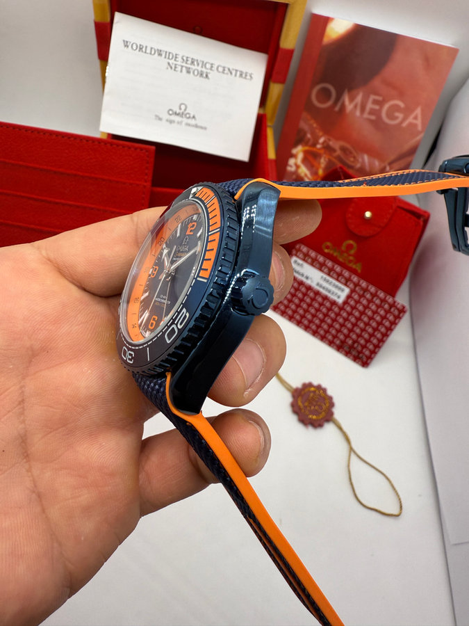 Omega Planet Ocean Co-Axial Master GMT 45,5 — vista 2