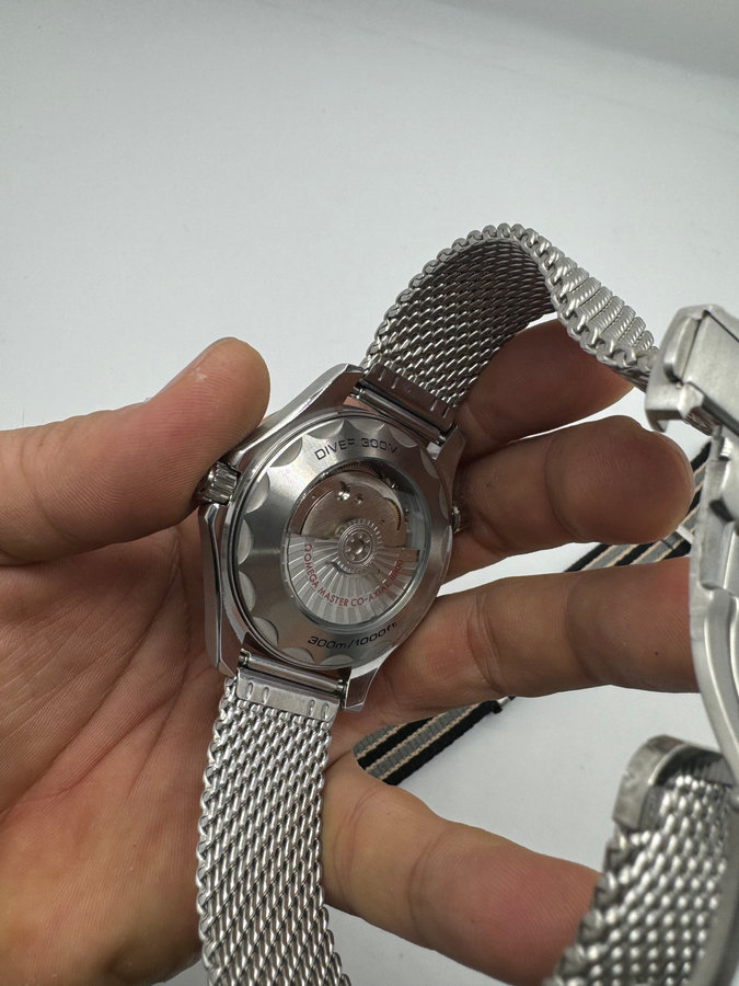 Omega Seamaster 007 Spectre 60 Anos — vista 4