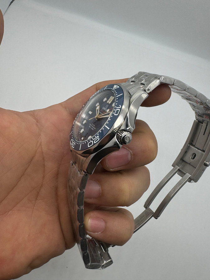 Omega Seamaster Co-Axial Aço 007 — vista 2