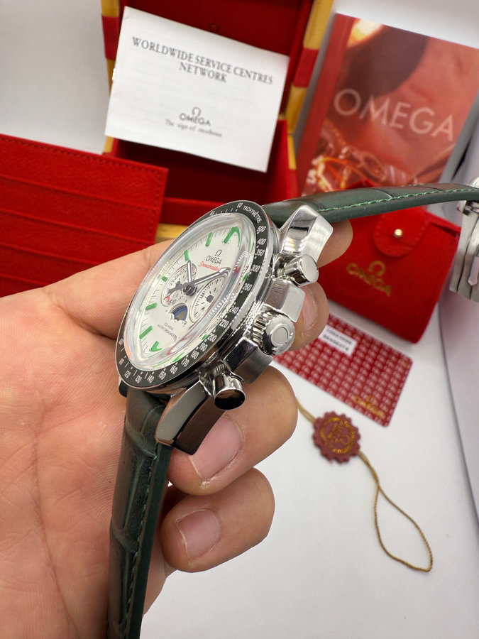 Omega Speedmaster Dark Side of the Moon — vista 2