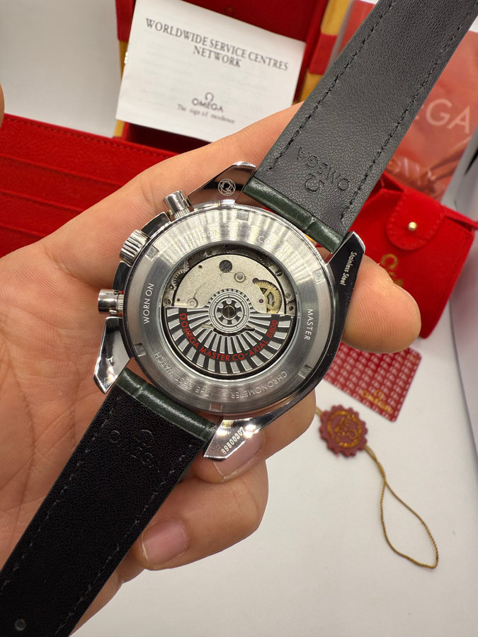 Omega Speedmaster Dark Side of the Moon — vista 4