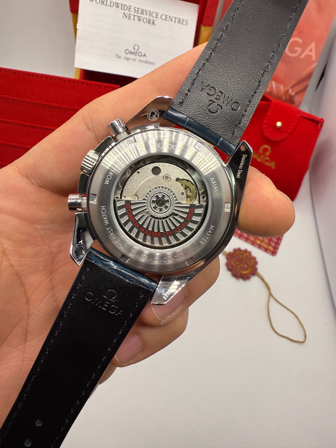 Omega Speedmaster Dark Side of the Moon — vista 4