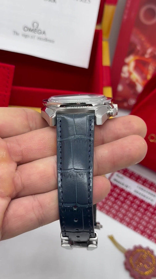 Omega Speedmaster Dark Side of the Moon — vista 5