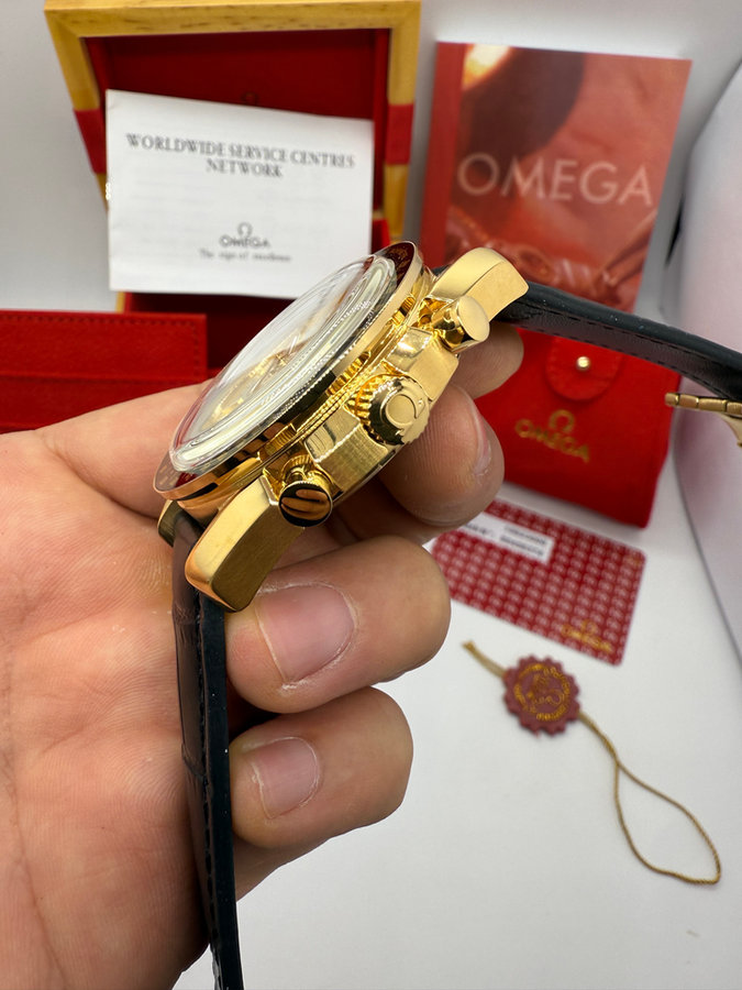 Omega Speedmaster Dark Side of the Moon — vista 2