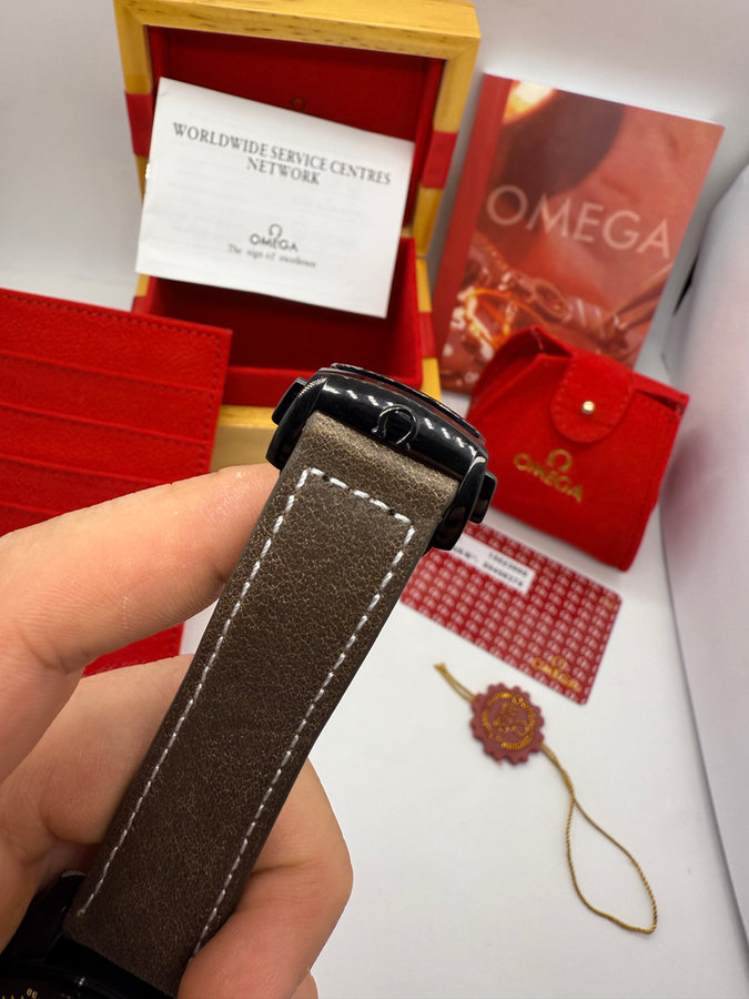 Omega Speedmaster Moonwhacth Edição Especial — vista 3