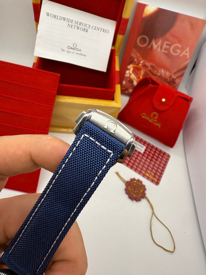 Omega Speedmaster Snoop 50 Anos — vista 3
