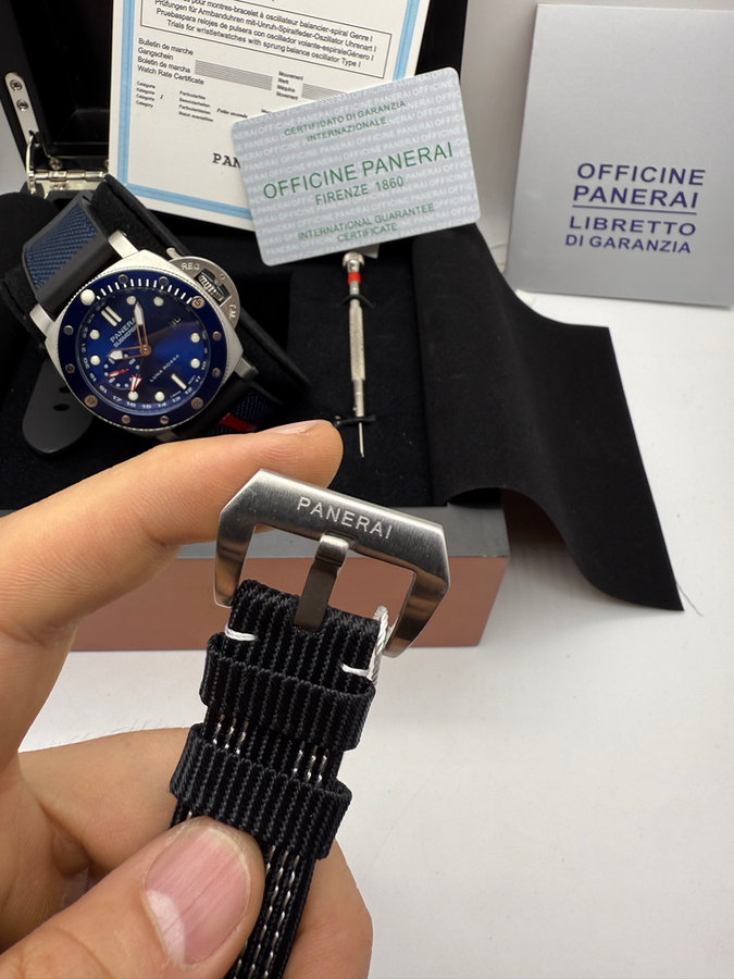 Panerai Luminor Luna Rossa Challenger 36 America's Cup Aço — vista 3