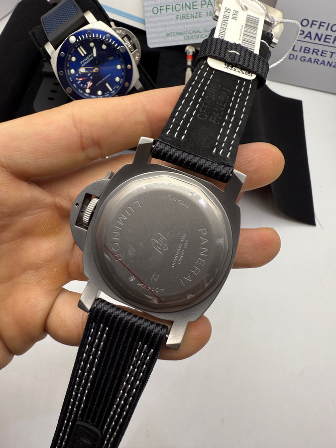 Panerai Luminor Luna Rossa Challenger 36 America's Cup Aço — vista 4