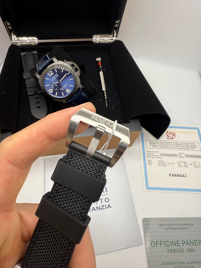 Panerai Luminor Submersible — vista 3
