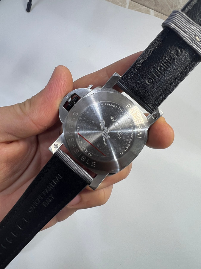 Panerai Luminor Submersible — vista 4