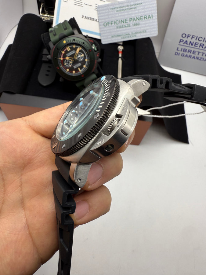 Panerai Luminor Submersible Carbotech — vista 2