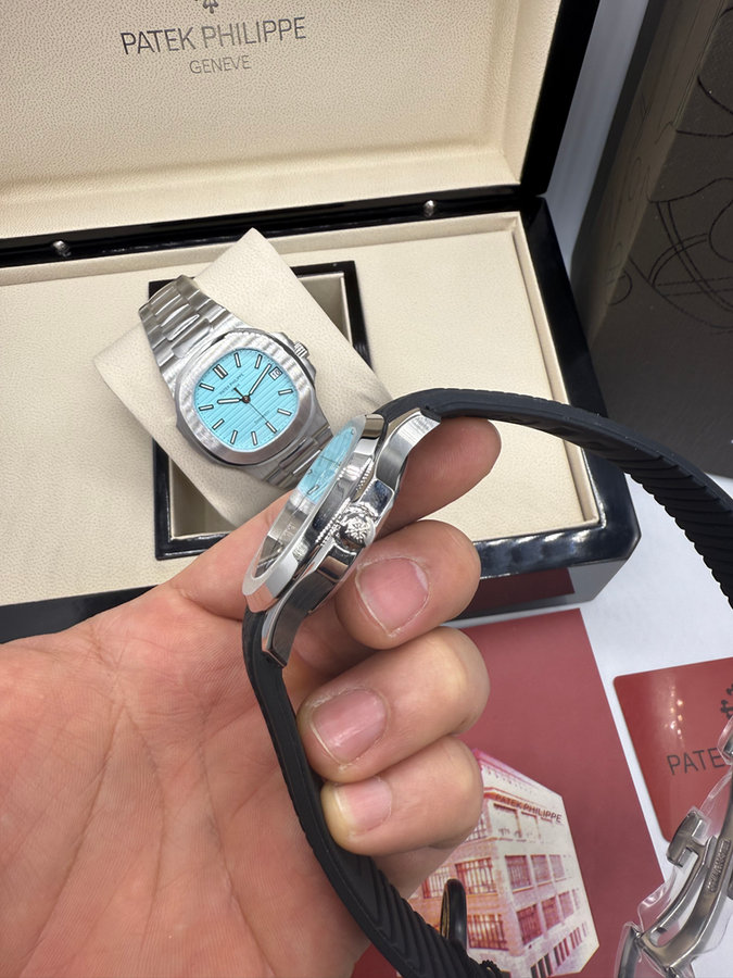 Patek Philippe Aquanaut 42,2 — vista 2