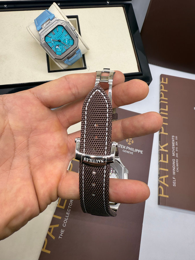 Patek Philippe Cubitus, Aço Fases da Lua — vista 3