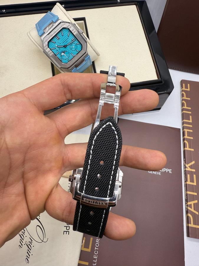 Patek Philippe Cubitus, Aço Fases da Lua — vista 3