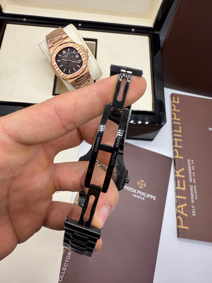Patek Philippe Nautilus — vista 3