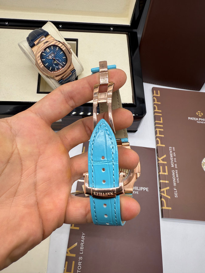 Patek Philippe Nautilus — vista 3