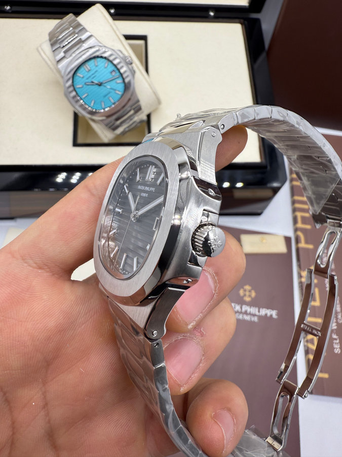 Patek Philippe Nautilus — vista 2