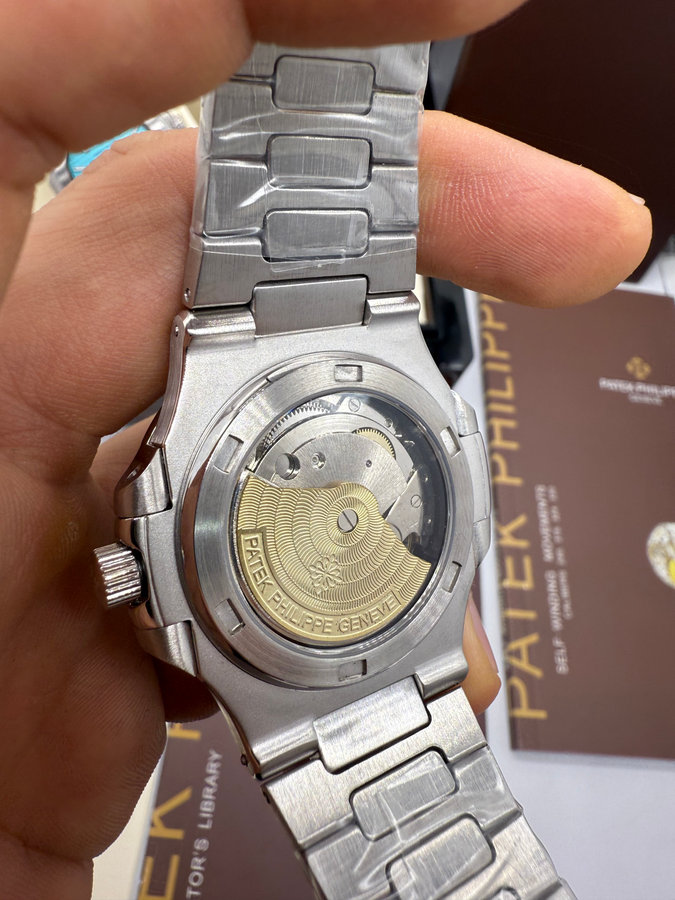 Patek Philippe Nautilus — vista 4