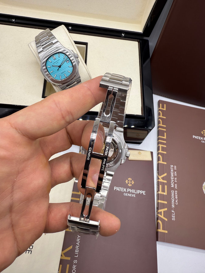 Patek Philippe Nautilus — vista 3