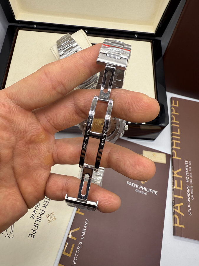 Patek Philippe Nautilus — vista 3