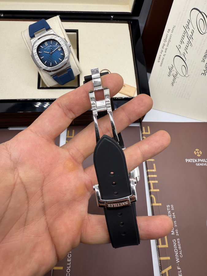 Patek Philippe Nautilus — vista 3