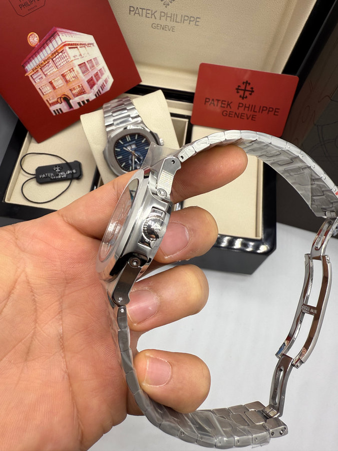 Patek Philippe Nautilus — vista 2