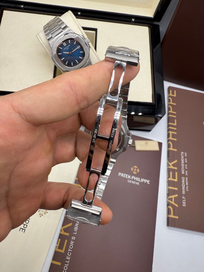 Patek Philippe Nautilus — vista 3