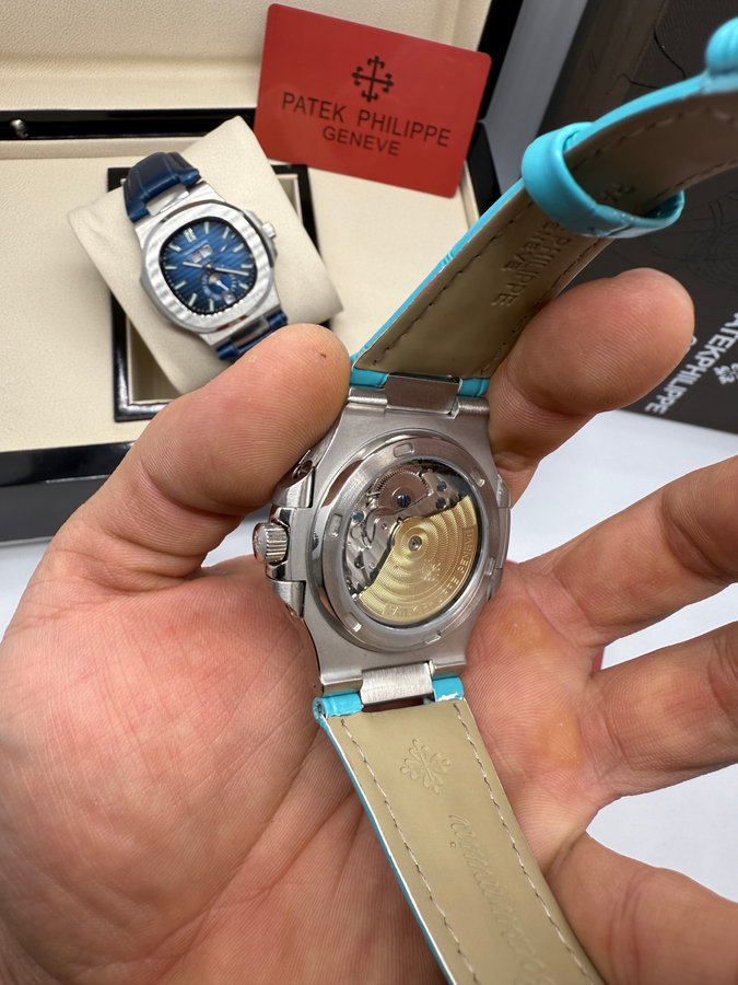Patek Philippe Nautilus — vista 4
