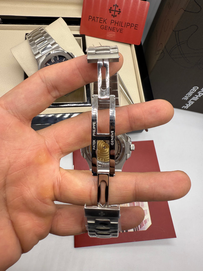 Patek Philippe Nautilus Fases da Lua — vista 3