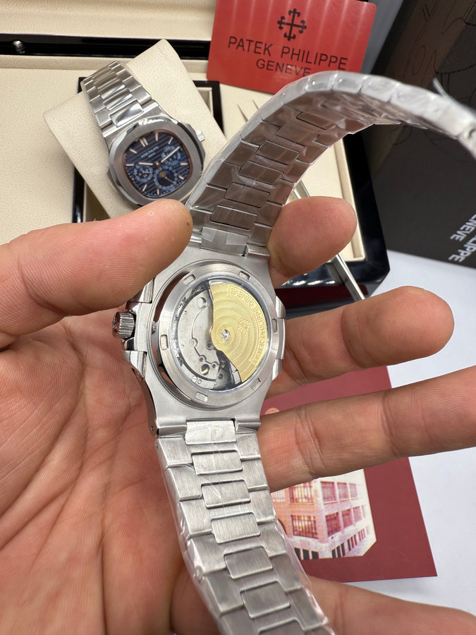 Patek Philippe Nautilus Fases da Lua — vista 4