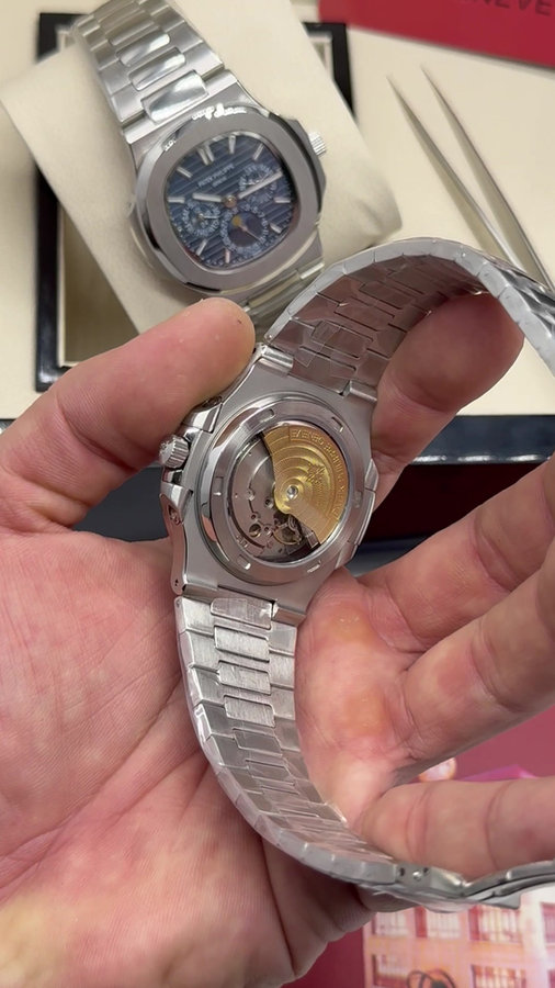 Patek Philippe Nautilus Fases da Lua — vista 5