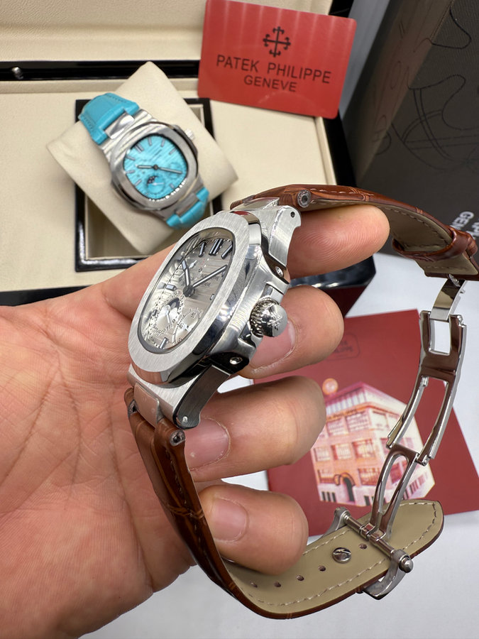 Patek Philippe Nautilus Fases da Lua — vista 2